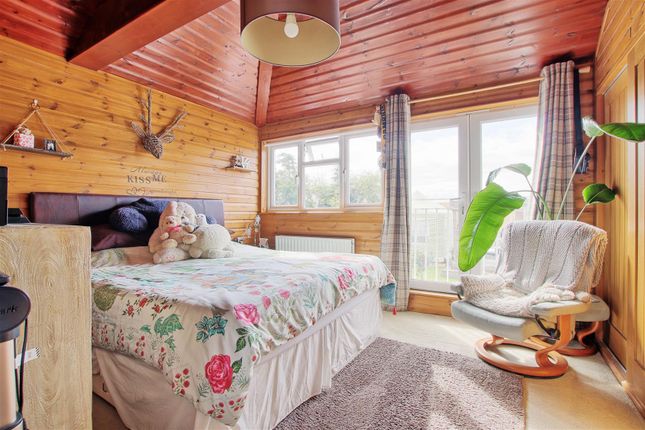 Bedroom 1.Jpg