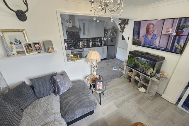 12, Meirwen Drive, The Sactuary, Cardiff photo 4