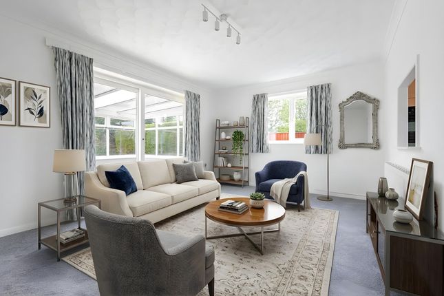 37 Manor Park Road, Lowestoft photo 4