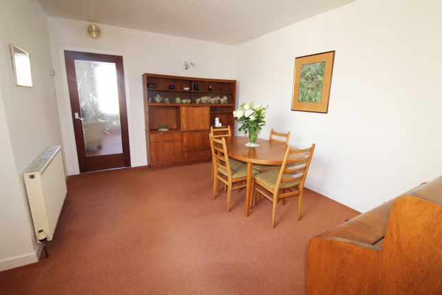 32, Linn Crescent, Buckie photo 4