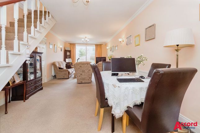 20 Clyde Way, Romford photo 3