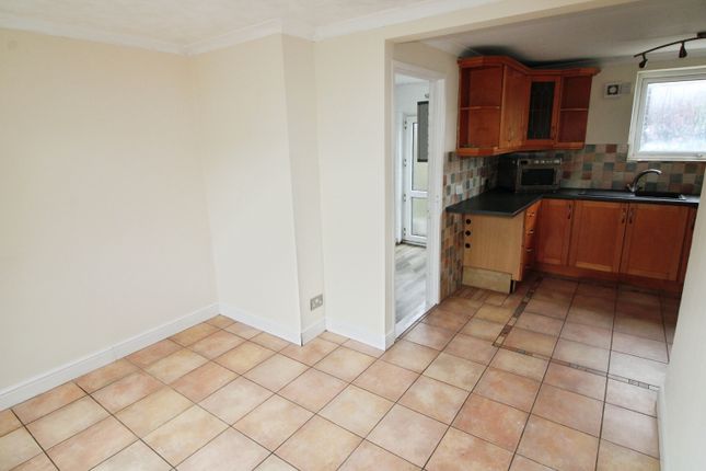 16, Kingerby Road, Scunthorpe photo 4