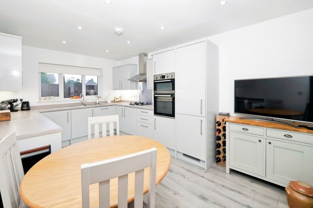 10, Lady Drive, Camborne photo 4