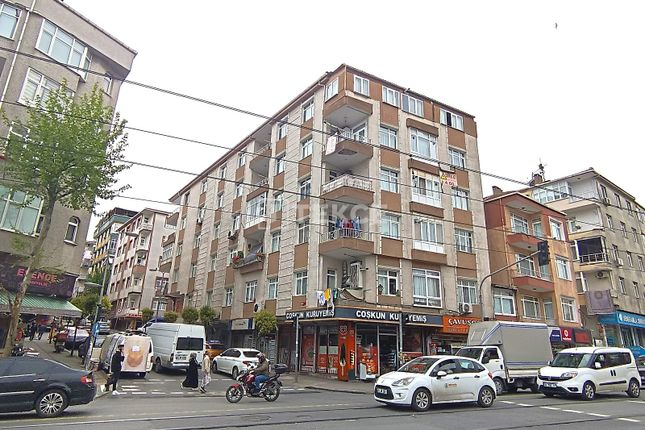 Thumbnail Apartment for sale in Sanayi, Güngören, İstanbul, Türkiye