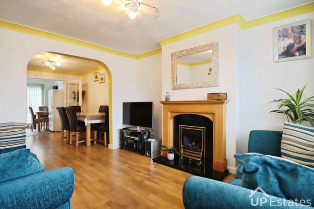 14, Chenies Close, Coventry photo 2