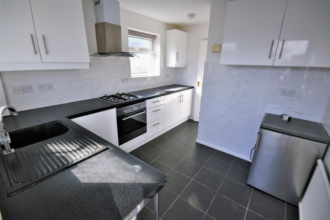 8, Oakfield, Wrexham photo 3