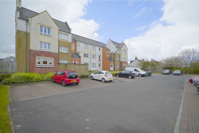Thumbnail Flat to rent in Straiton Place, Blantyre, South Lanarkshire