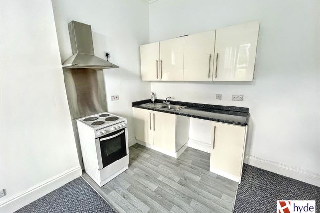 Flat 2, 2 Isherwood Street, Manchester photo 4