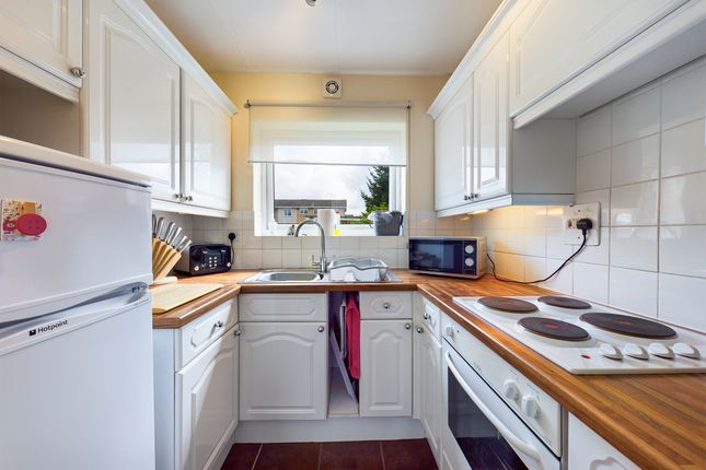 10 Wellfield, High Wycombe photo 2