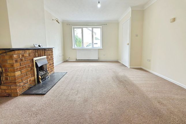 5 Betony Close, Swindon photo 2