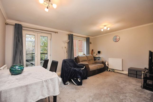 17, Gerard Gardens, CHELMSFORD photo 2