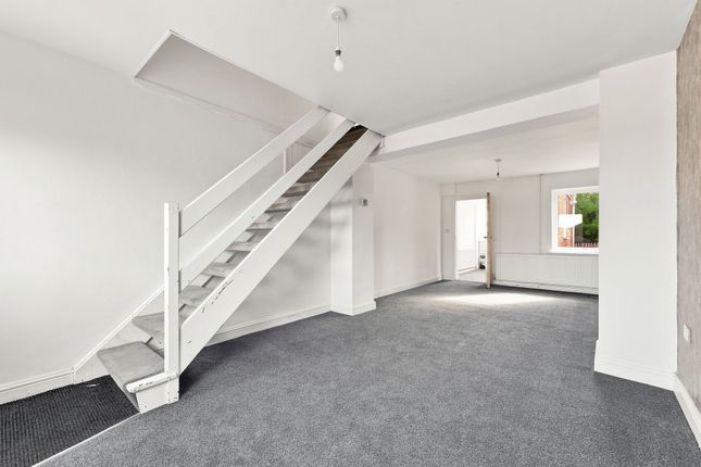 35 Main Road, Alfreton photo 3
