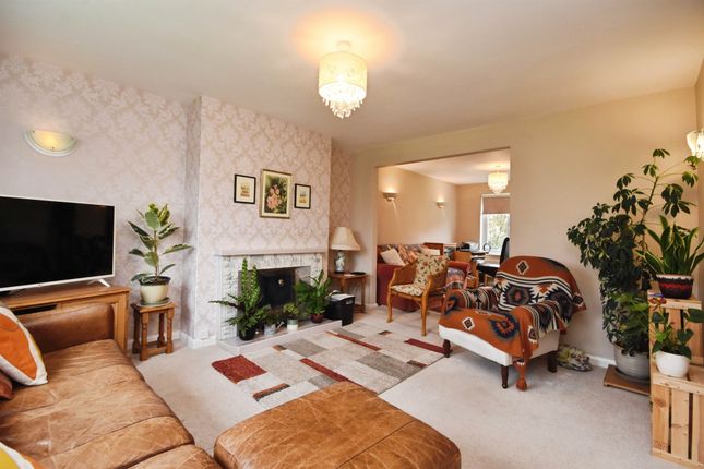 5, Moors Close, Colchester photo 2