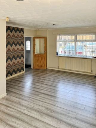 19 Moreton Avenue, Wolverhampton photo 5