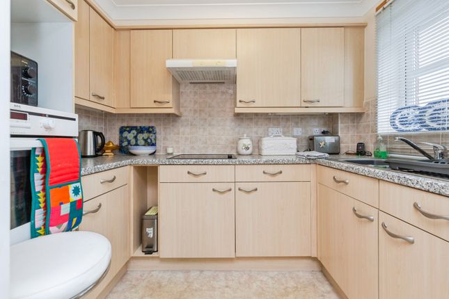 39, Fairweather Court, Durham photo 4