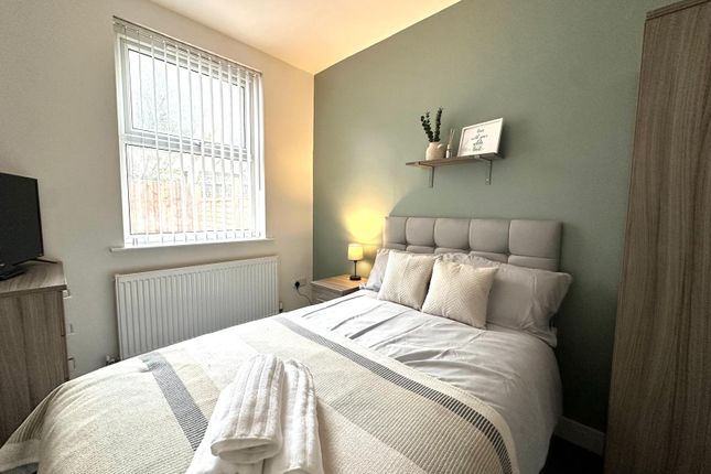 Room 2 - Macklin Street - Edited