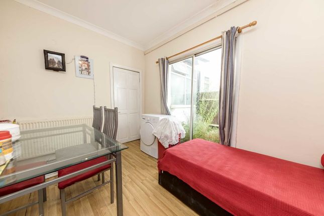 Maisonette for sale in Victoria Road, Southall