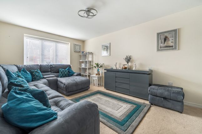 45, Polesdon Avenue, Swindon photo 3