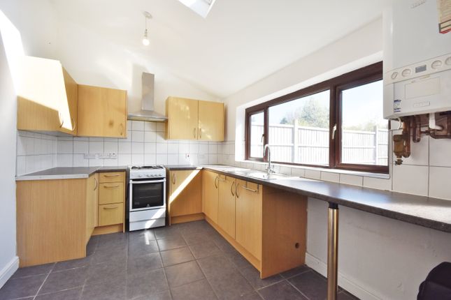 Terraced house to rent in Knightsbridge Avenue, Bedworth