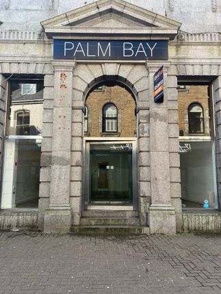 Retail premises to let in 8 Bank Street, Newquay, Cornwall