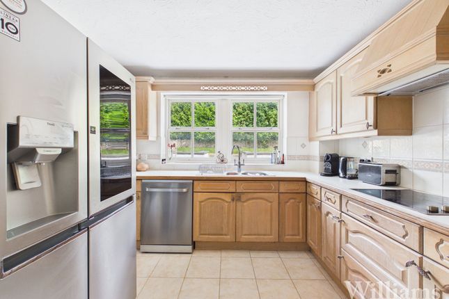 20 Swan Gardens, Thame photo 4