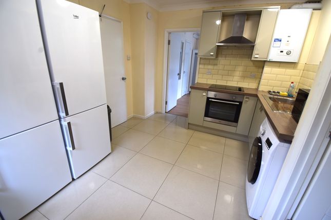 Kitchen (2).Jpg