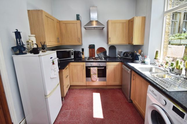 40, Caroline Street, Bradford photo 4