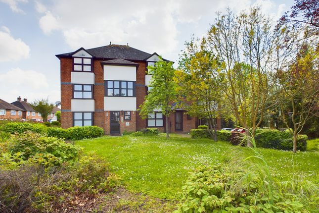 1-bed flat on 17, Cypress Court Grange Road, Gillingham, £135,000