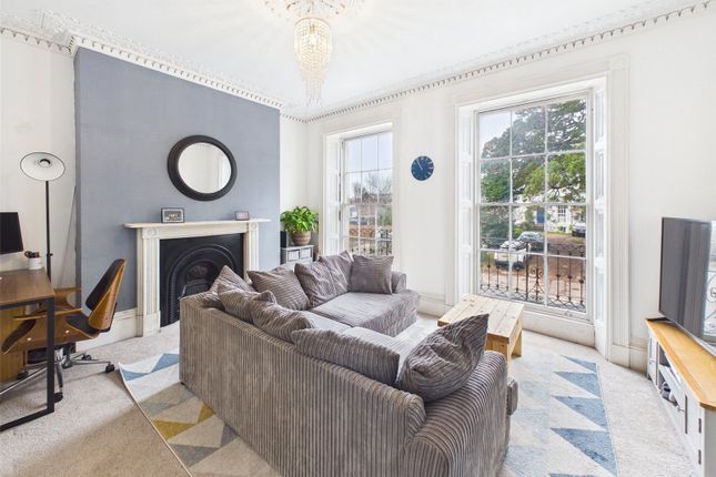 Flat  3, 97, London Road, Gloucestershire photo 2