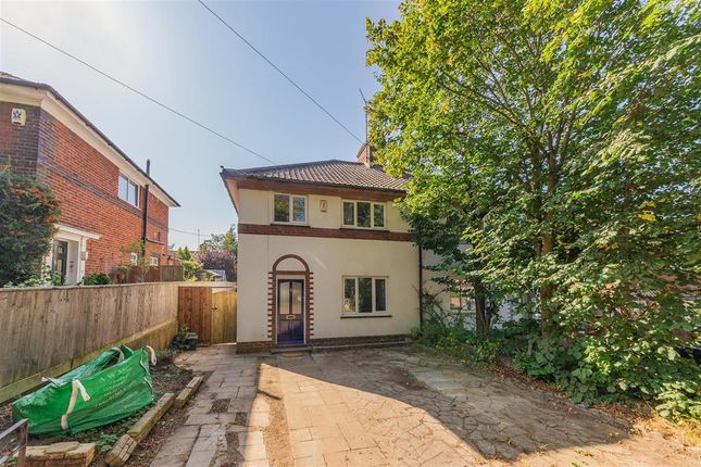 Semi-detached house to rent in Morrell Avenue, Oxford