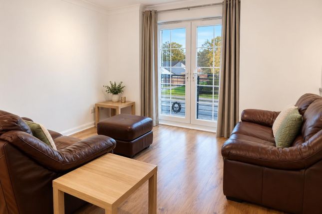Oldwood Place, Livingston, EH54, Livingston photo 3