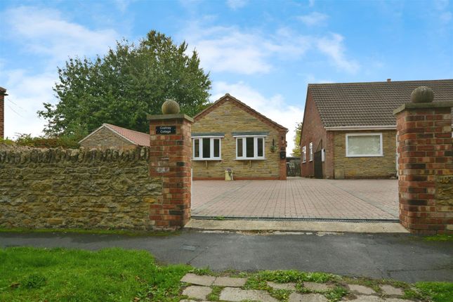 2-bed bungalow on Coshray Cottage, Back Street, Alkborough, £225,000