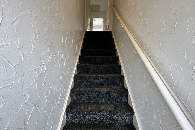 15 High Meadow, Carluke photo 3