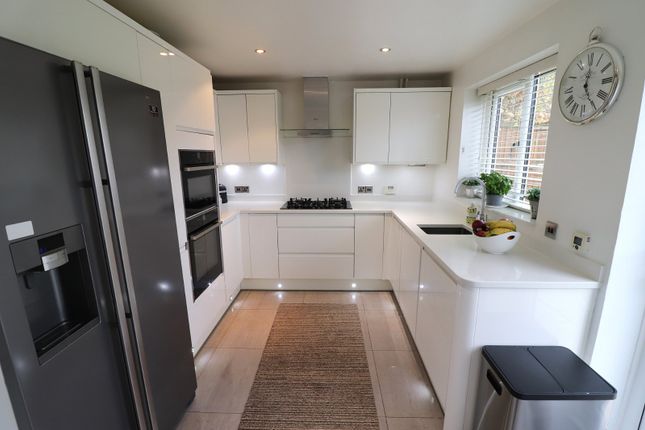 21, Thirlmere, Hertfordshire photo 2
