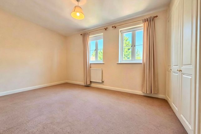 7, Fleming Way, Exeter photo 4