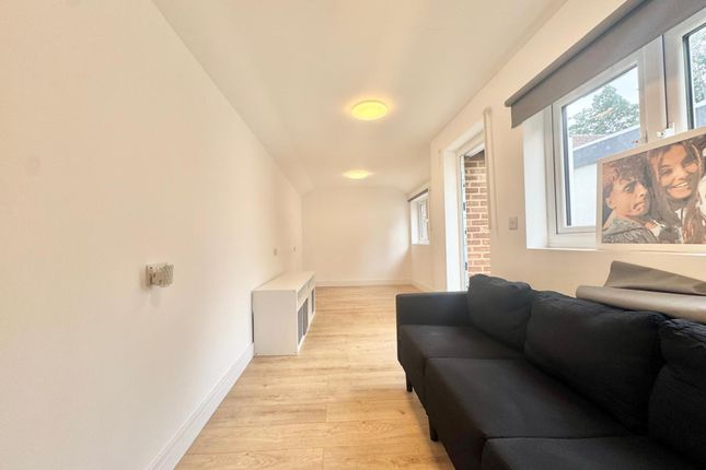 8 Stanhope Grove, BECKENHAM photo 4