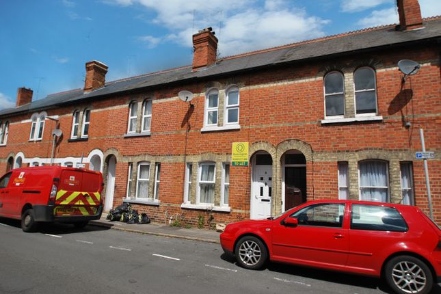 4 bed terraced house to rent in South Street, Reading