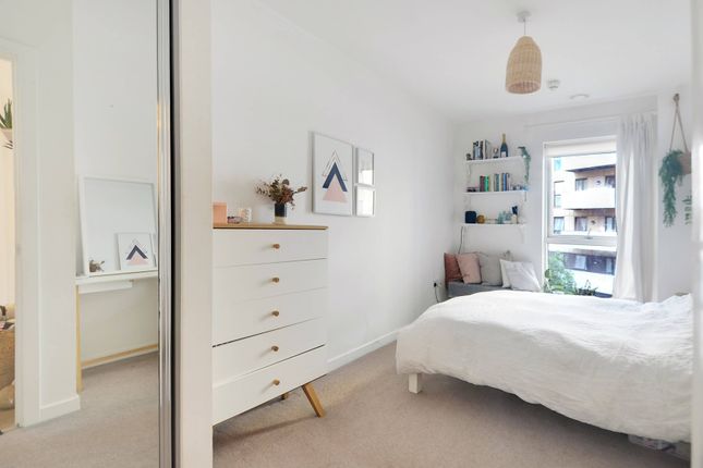 Bedroom 1 (3).Jpg