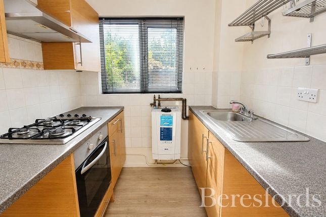 9, Stephens Close, Romford photo 4
