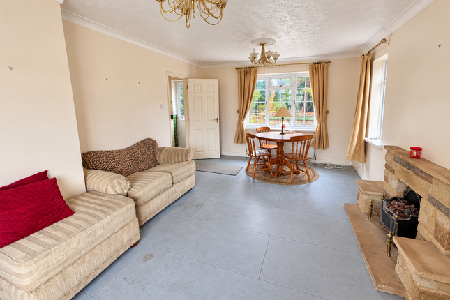 9, Tintern, Yeovil photo 4