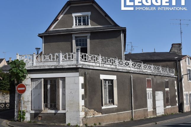 Thumbnail Villa for sale in La Trimouille, Vienne, Nouvelle-Aquitaine