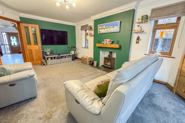 43, Canewdon View Road, Rochford photo 4