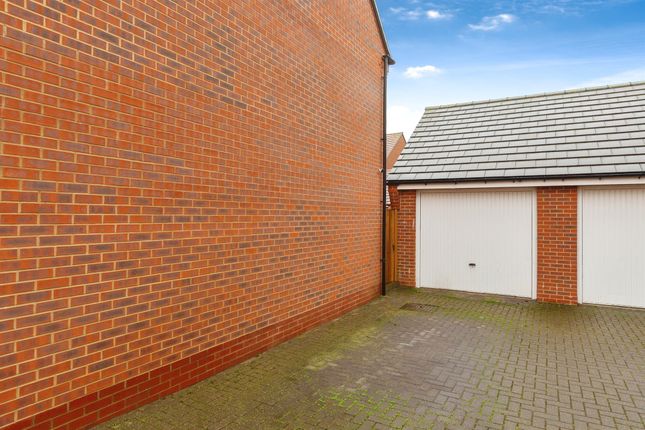 6, Restharrow Road, Aylesbury photo 4