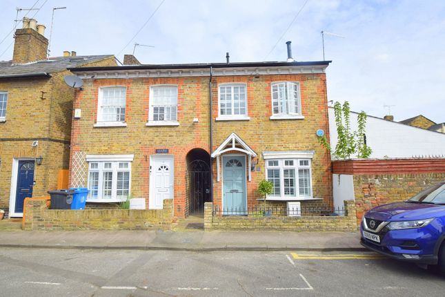 Thumbnail Detached house for sale in Oak Lane, Windsor