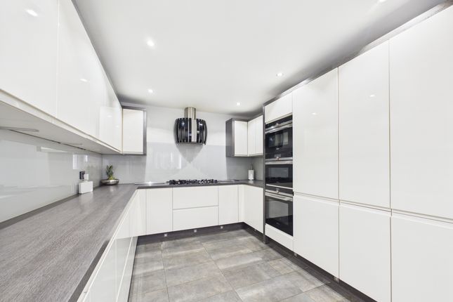 9 Ivy Place, High Wycombe photo 2