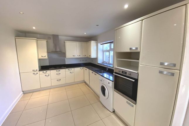 3, Arundel Drive, Borehamwood photo 5