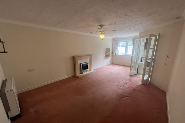 Flat 15, Watersedge Court, Erith photo 5