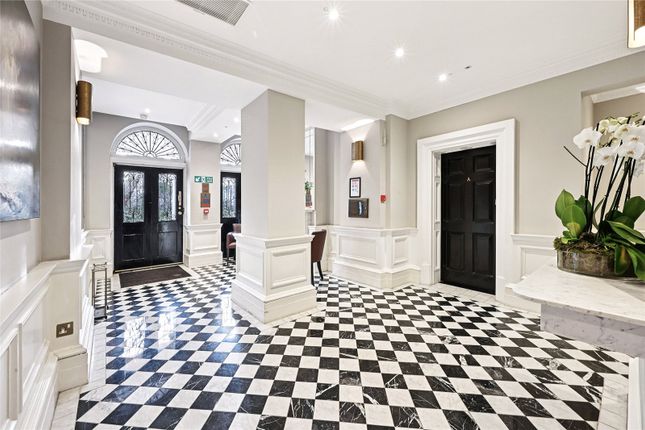 Flat G, 1-4, Eaton Square, Belgravia, London photo 4