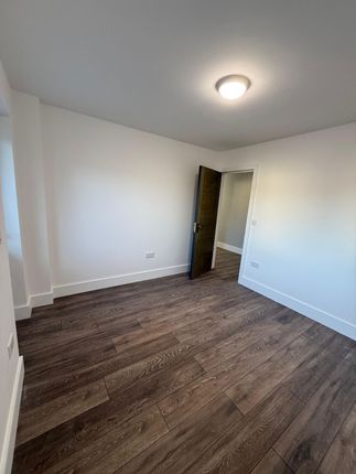 Two Bedrooms Close To Chadwel Heath Station - Â£1800 Pcm