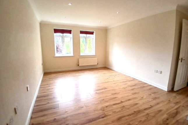 55, Talfourd Way, Redhill photo 4